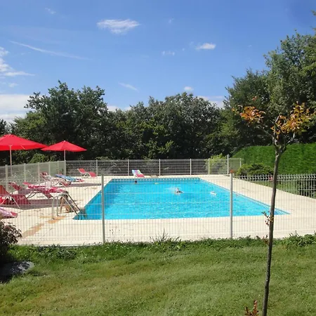Maison De Campagne Avec Piscine Partagee, A Proximite De Sarlat, Sentiers Pedestres Et Sites Touristiques. - Fr-1-616-79 Holiday home *
