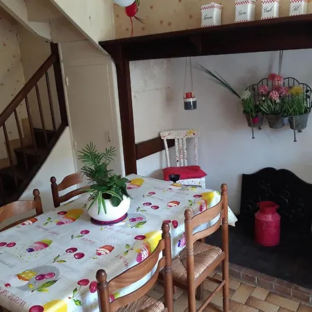 Holiday home Maison De Campagne Avec Piscine Partagee, A Proximite De Sarlat, Sentiers Pedestres Et Sites Touristiques. - Fr-1-616-79 Borreze