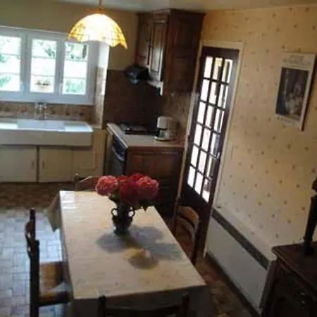 Maison De Campagne Avec Piscine Partagee, A Proximite De Sarlat, Sentiers Pedestres Et Sites Touristiques. - Fr-1-616-79 Holiday home