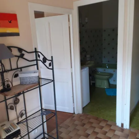 Maison De Campagne Avec Piscine Partagee, A Proximite De Sarlat, Sentiers Pedestres Et Sites Touristiques. - Fr-1-616-79 Holiday home Borreze